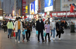 同样是电商平台，为何拼多多比淘宝卖得便宜？内行说出其中缘由